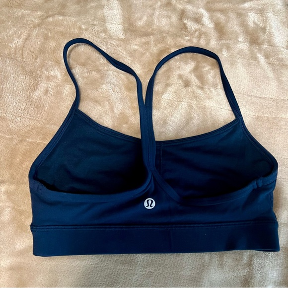 Lululemon Flow Y Bra Nulu *Light Support, A-C Cups in True Navy Size 4 - Picture 4 of 4